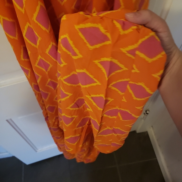 70s Style Geometric Maxi Dress - Picture 2 of 7